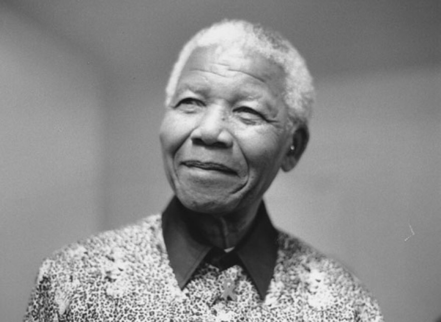 6th April 2000 Visit of Nelson Mandela to give a lecture at LSE on 'Africa and Its Position in the World.' Held at the Peacock Theatre.