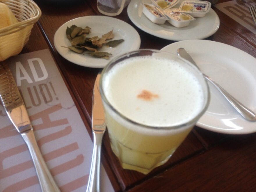 A pisco sour