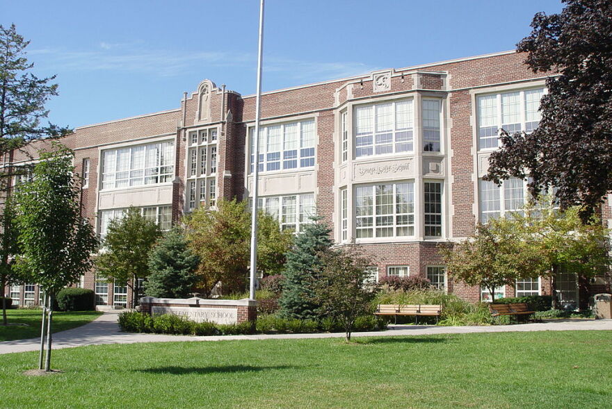 Grosse Pointe school board members say residency rules burden renters