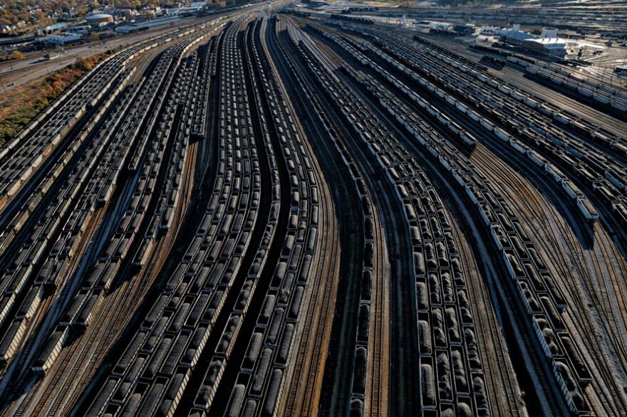 10-us-coal-terminal-loaded-railcars-890Norfolk,Virginia.jpg