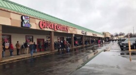 Line outside the Illinois State Board of Elections