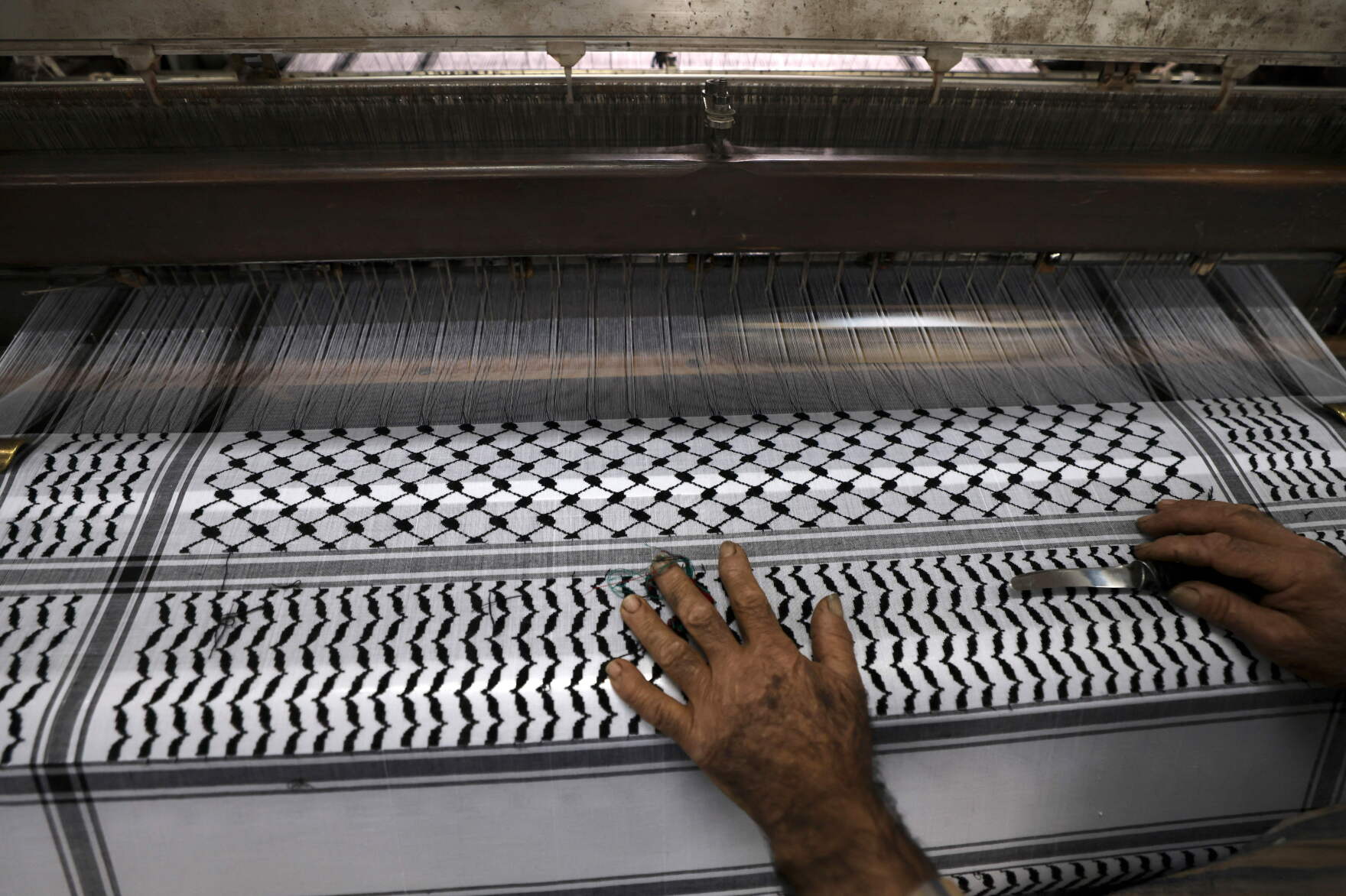 Kefiyah What is a keffiyeh, who wears it, and how did it become a symbol for ...