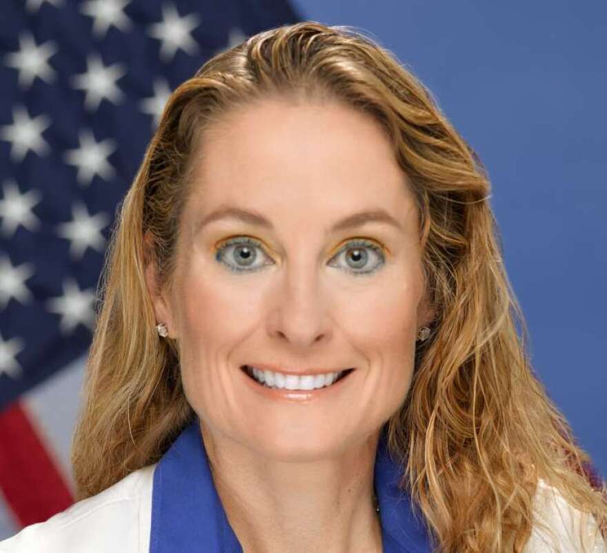 dena-grayson_cropped