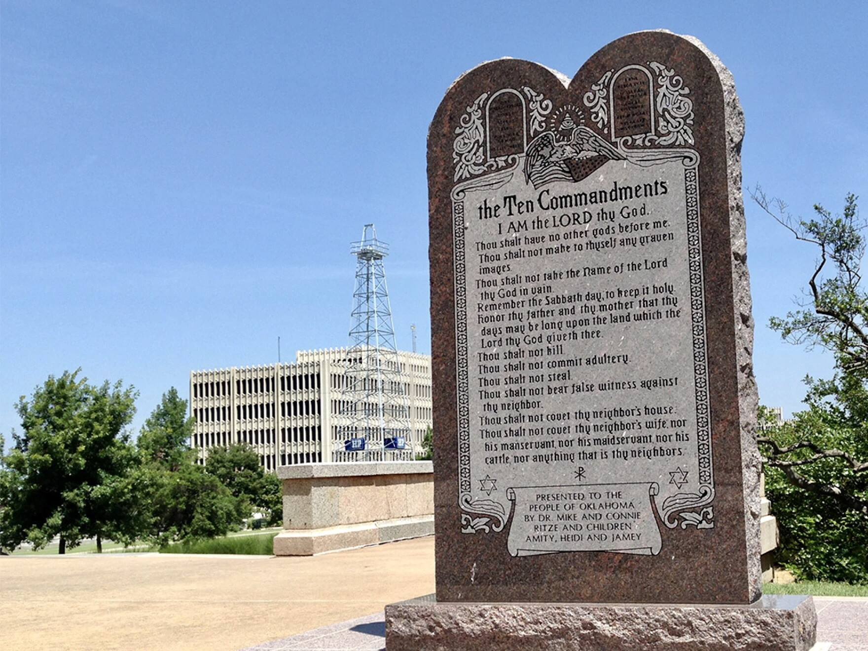 Oklahoma lawmaker files bill to mandate displaying Ten Commandments in