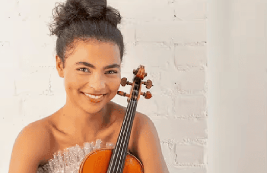 Violinist Amaryn Olmeda