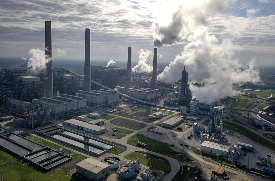 Aerial photo of the W.A. Parish Generating Plant, taken from the northwest. (Wikipedia)