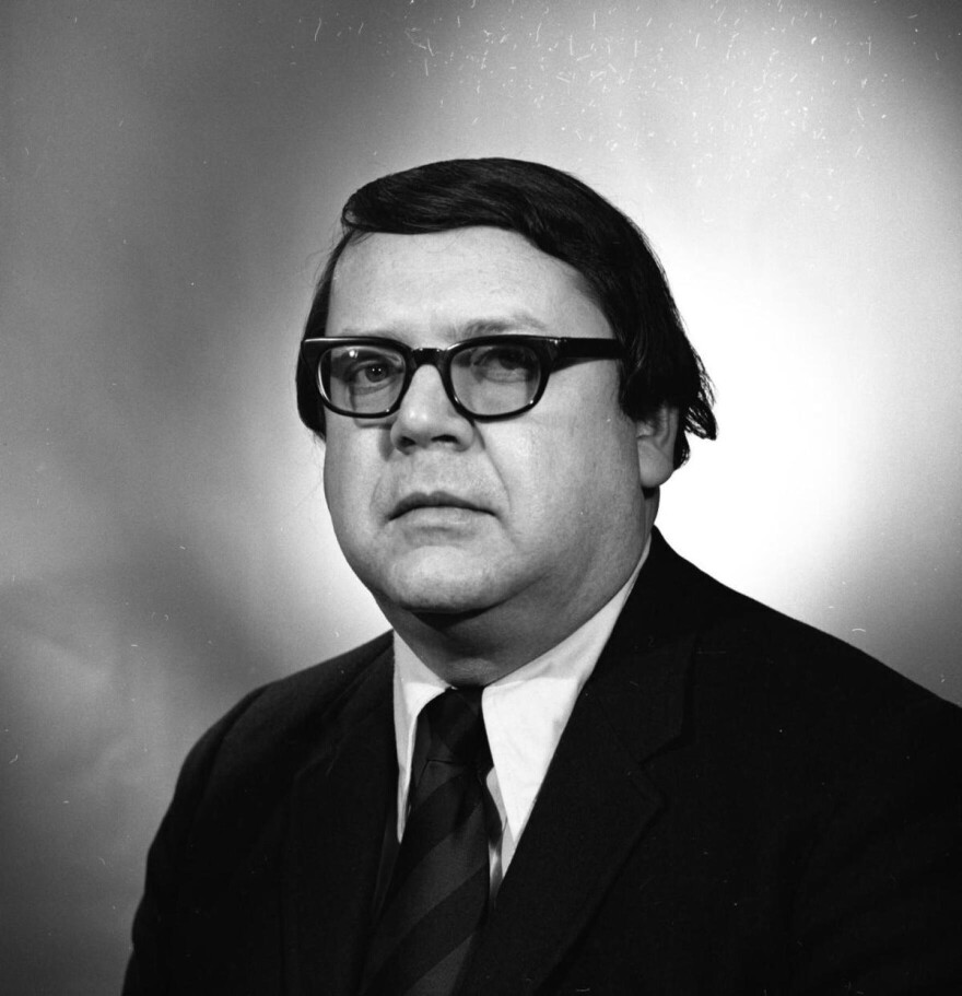 black ad white headshot of Robert Anderson