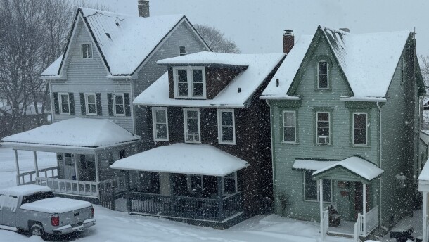 Snowy houses in Altoona, Pa.