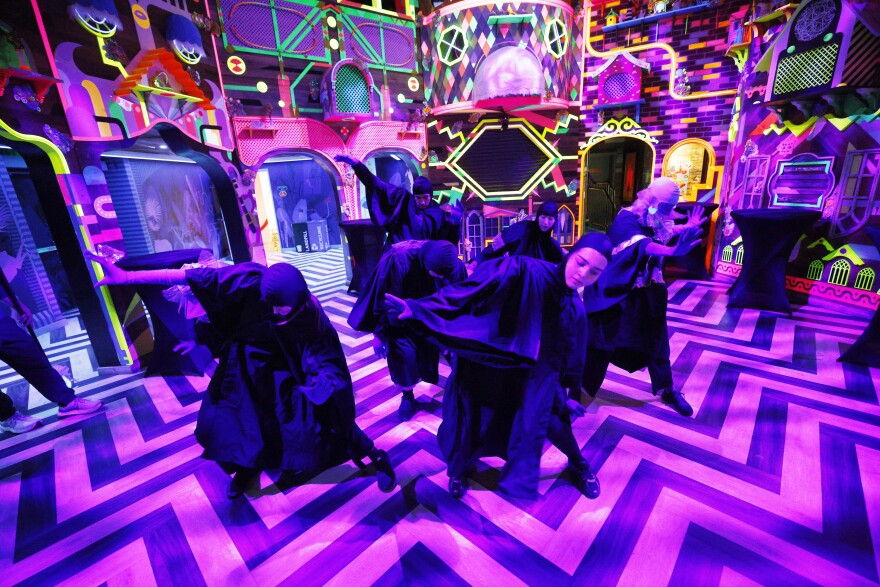Cast members of “Phenomenomaly,” a new immersive show, perform during their dress rehearsal at Meow Wolf Grapevine, Tuesday, Nov. 11, 2025, in Grapevine.