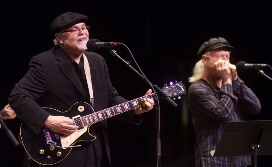Nicholson is backed by guitarist Colin Linden (of Blackie and the Rodeo Kings) and the Mountain Stage Band.