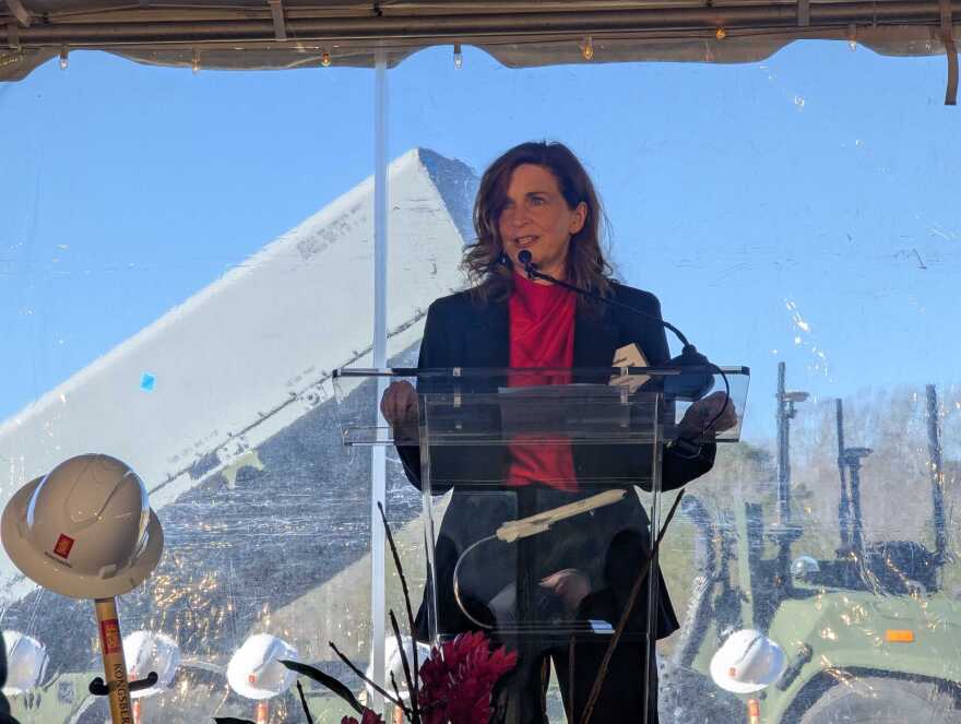 Heather Armentrout, Kongsberg.