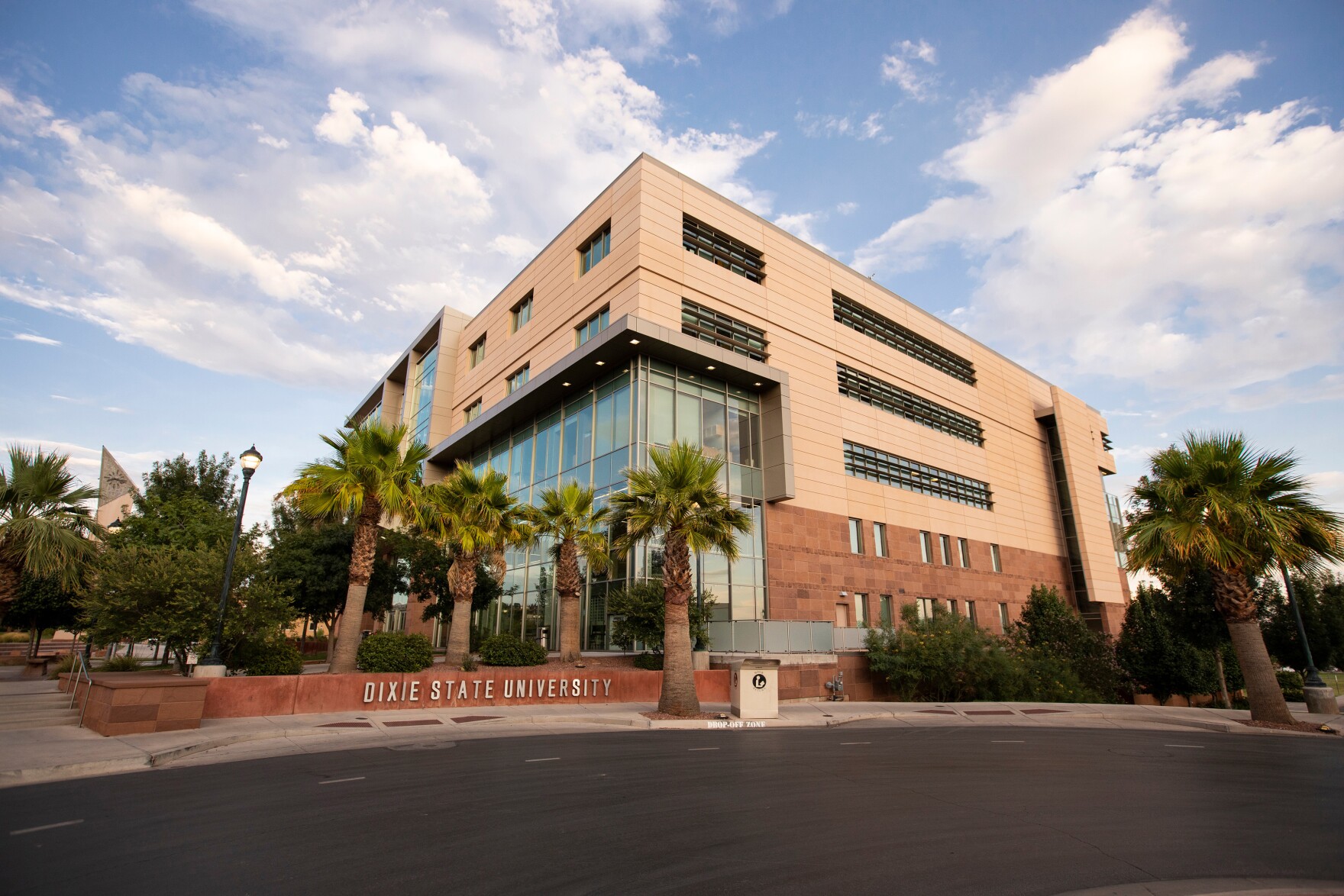 Dixie State University Trustees Unanimously Vote To A Name