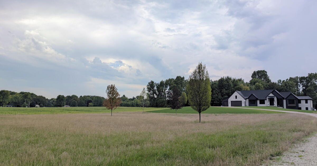 Rezoning request for 324 new apartments in St. Johns sent back to planning commission