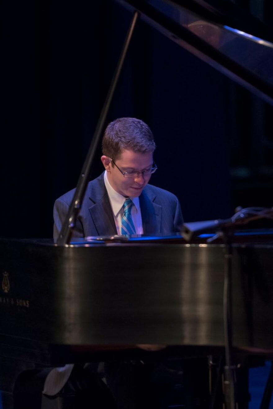 Stephen Beus at Santa Fe Fine Arts Hall, February 17, 2017; Photo by Suzanna Mars