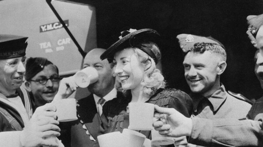 Vera Lynn, serving cups of tea to servicemen stationed in Trafalgar Square on June 4, 1942.