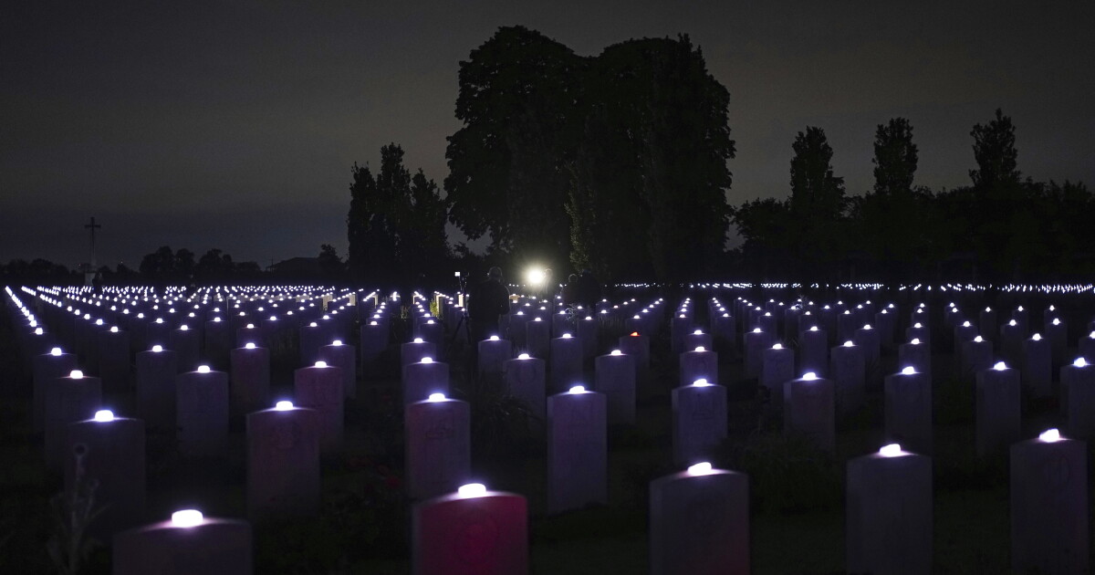 Remaining WWII veterans return to the beaches of Normandy for the 80th ...