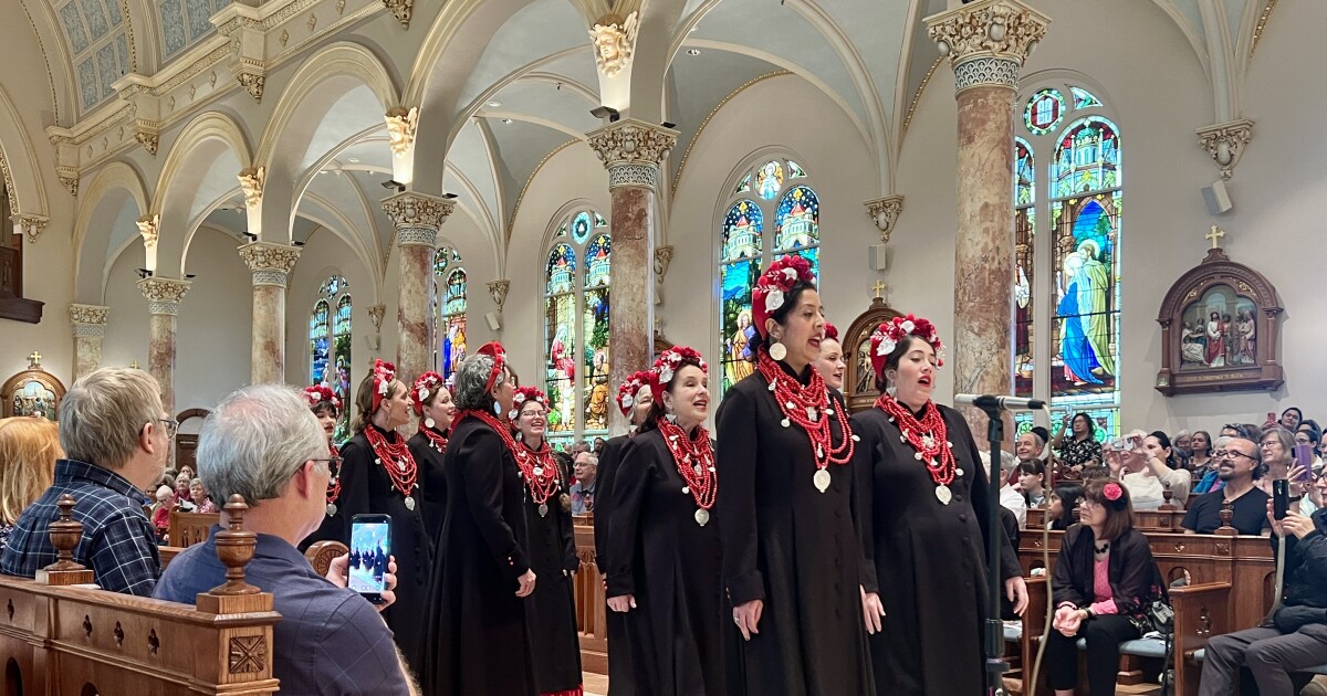 A hauntingly beautiful performance by Kitka at Musical Bridges' Unity Fest