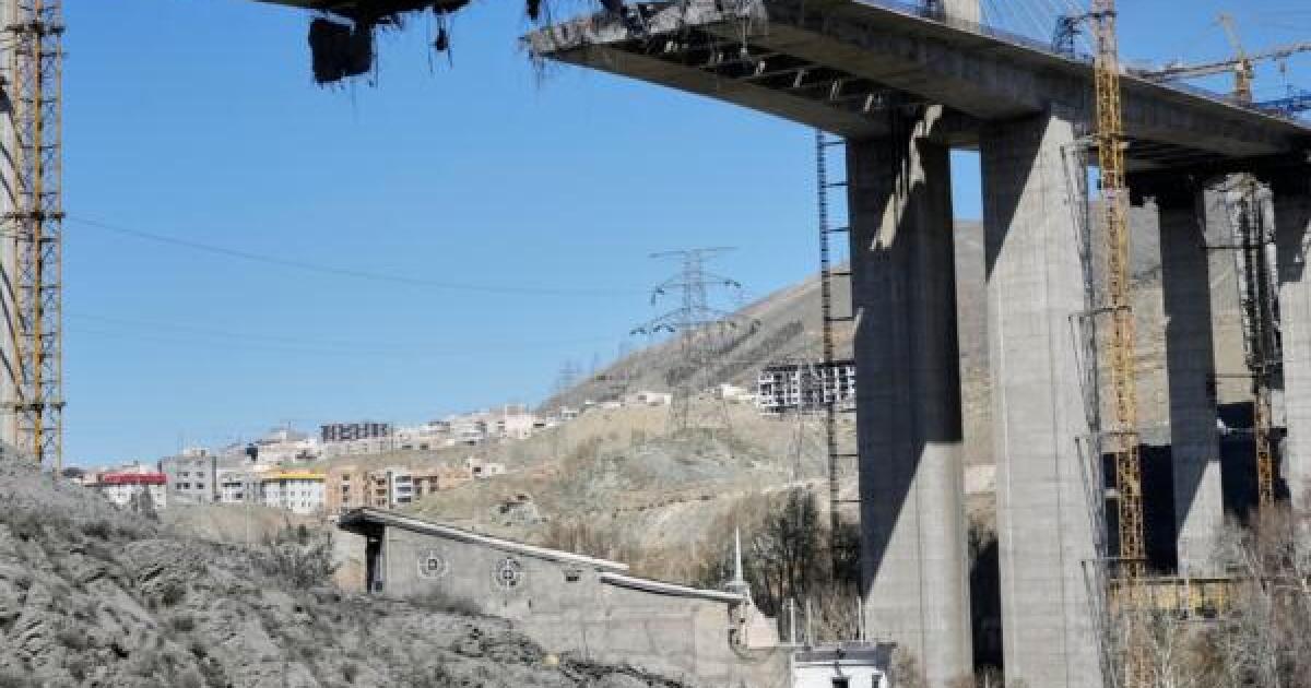 If carried out, Trump's threats to bomb power plants, bridges and civilians could be war crimes