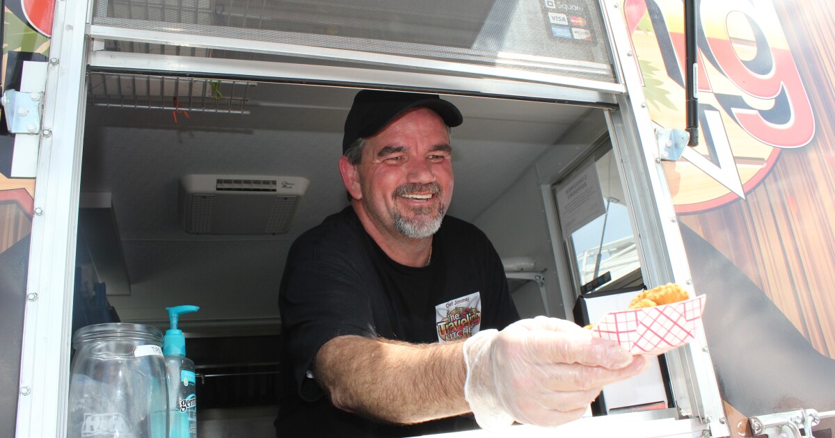 Meals on Wheels Tampa Attempts Food Truck Record WUSF