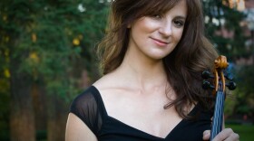 Picture of Maria Sampen with violin