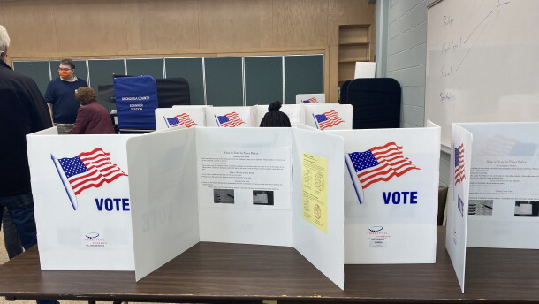 Vote dividers at a polling location in Onondaga County, 2021.