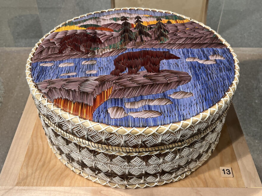  quill box depicting bears in a wildlife scene