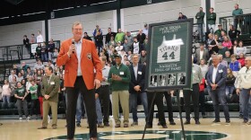 Jack Sikma speaks to a crowd