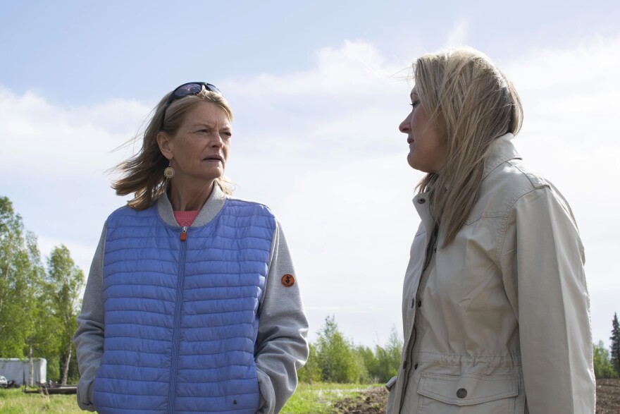 Sen. Murkowski emphasized her support for Alaska’s Ukrainian refugees at a meeting in Delta Junction on May 29, 2025.