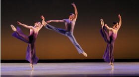 Kansas City Ballet dancers Catherine Russell, Charles Martin & Nadia Iozzo in Toni Pimble's "Concerto Grosso."