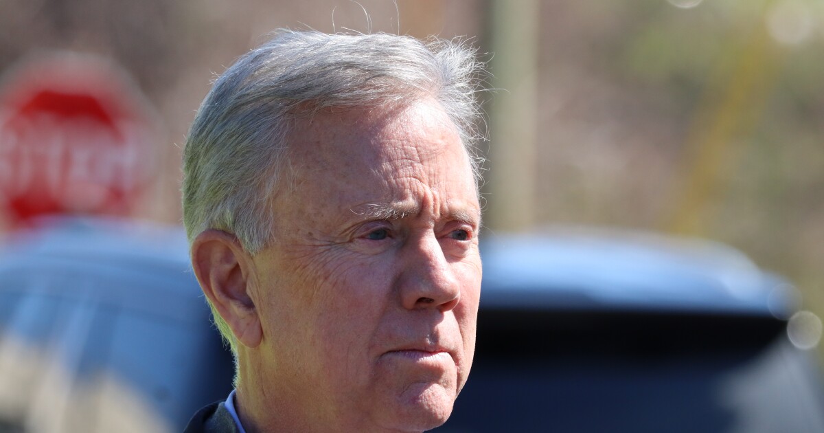 Lamont says higher minimum wage is good for CT economy