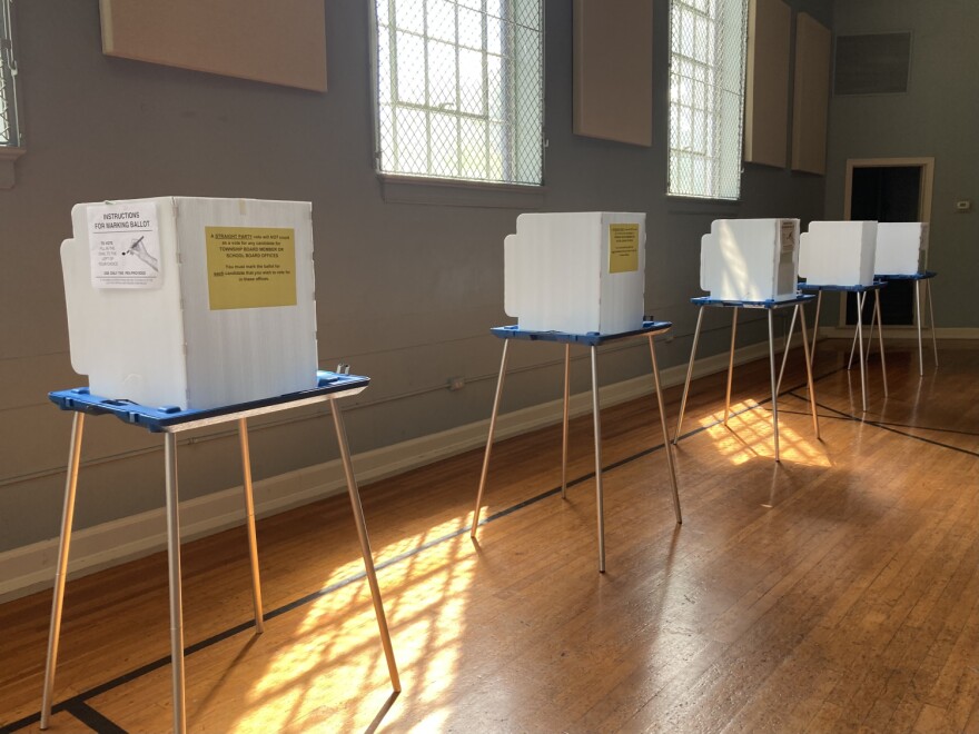Southern Indiana voters have selected municipal candidates to move on to the general election in November. There were contested races in Charlestown, Clarksville, Jeffersonville and New Albany.