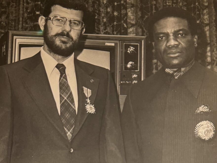 Joel Breman received the Order of the Leopard from the Zairean health minister.