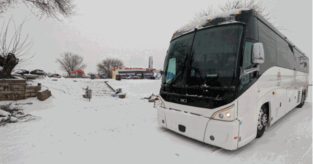 St. Louis Opens Mobile Warming Buses Amid Icy Crisis