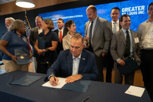 Missouri Governor, St. Louis Mayor Sign Legislation for Downtown Revitalization