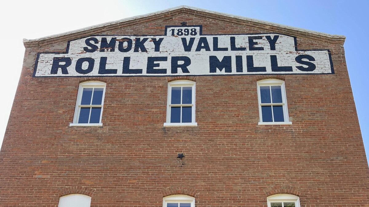 125th anniversary of Lindsborg's Old Mill begins with a good greasing - Vimarsana News