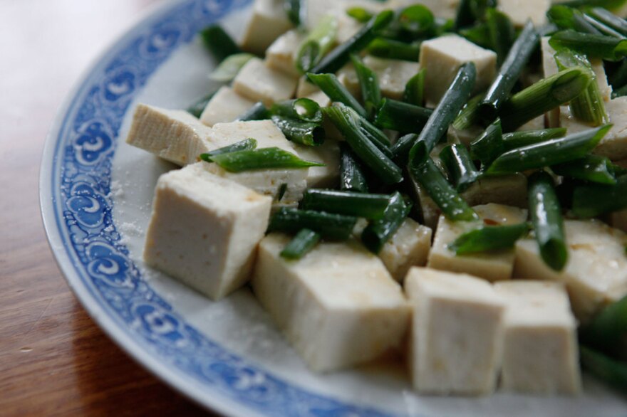 Tofu With Scallions And Sesame Dressing