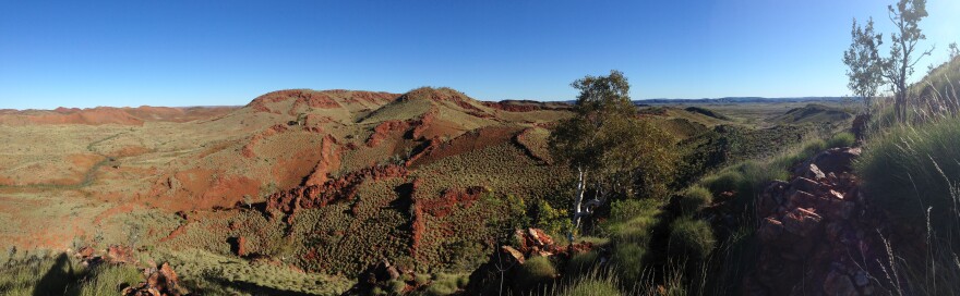 The rock samples were collected from the Dresser Formation at the Pilbara Craton in Western Australia.