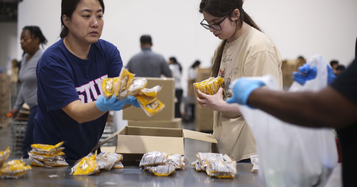 Nearly 1.7 million Texas kids are at risk of going hungry | TPR