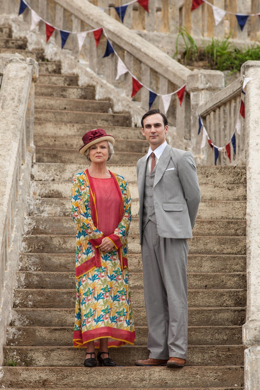 Julie Walters stars Cynthia Coffin, the doyenne of a British social club in <em>Indian Summers</em>. Henry Lloyd-Hughes plays Ralph Whelan, Private Secretary to the Viceroy of India.