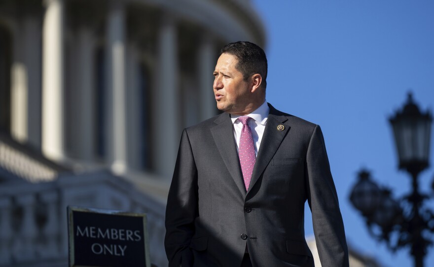 Gonzales Drops Reelection Bid After Scandal, Ethics Probe