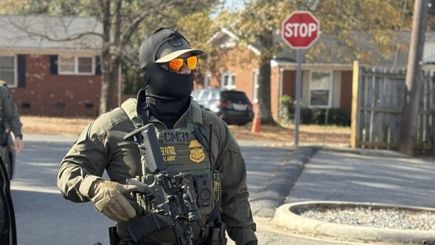 Agent with assault rifle