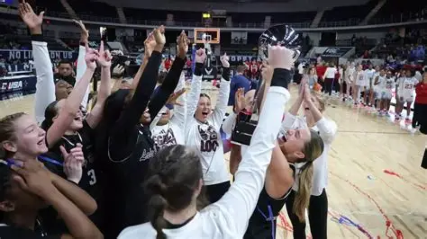 Lady Bears celebrate after winning the Conference USA Tournament lady season, 2026