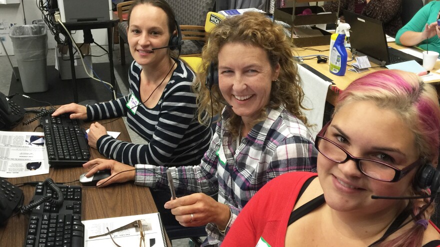 WNCW phone volunteers