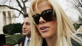 Feb. 28, 2006: Anna Nicole Smith arrives at the U.S. Supreme Court the first time her case came before it.