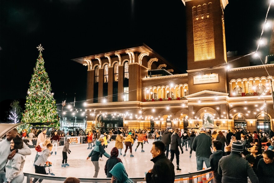 Grapevine enhances its Christmas Capital of Texas status with a 4,500-square-foot ice rink at Peace Plaza in front of Grapevine Main Station. Skaters will have a great view of the giant Christmas tree and oversized ornaments that decorate the plaza.