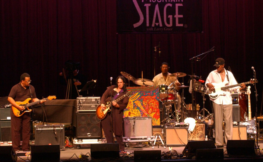 Blues guitarist and singer Joanna Connor performing on Mountain Stage in 2002