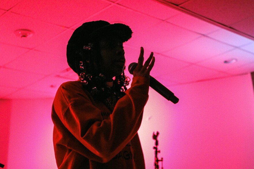 Dua Saleh shouted out some of their favorite artists/friends in the Sudanese diaspora during their set at Grinnell College, including Egypt-born, U.K.-based alt-pop artist Nxdia, Dutch artist Gaidaa and Canadian Mustafa The Poet.