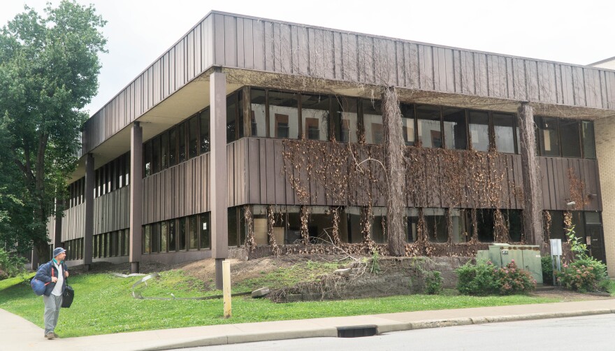 The front of the building at 421 Chestnut Street in Evansville