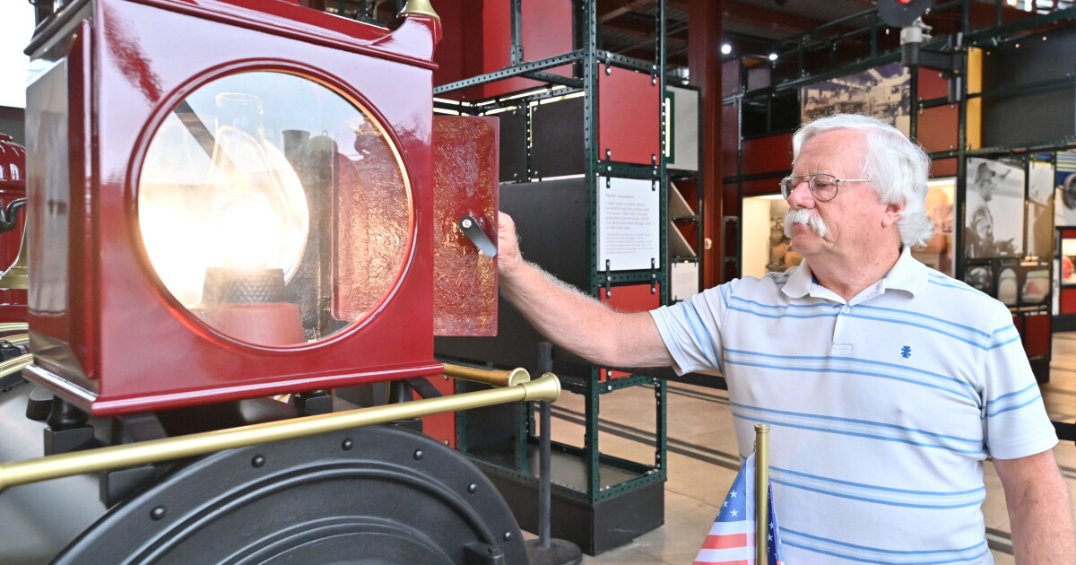 Retired engineer to debut replica of 'Golden Spike' locomotive Union Pacific 119 at Steamtown Railfest