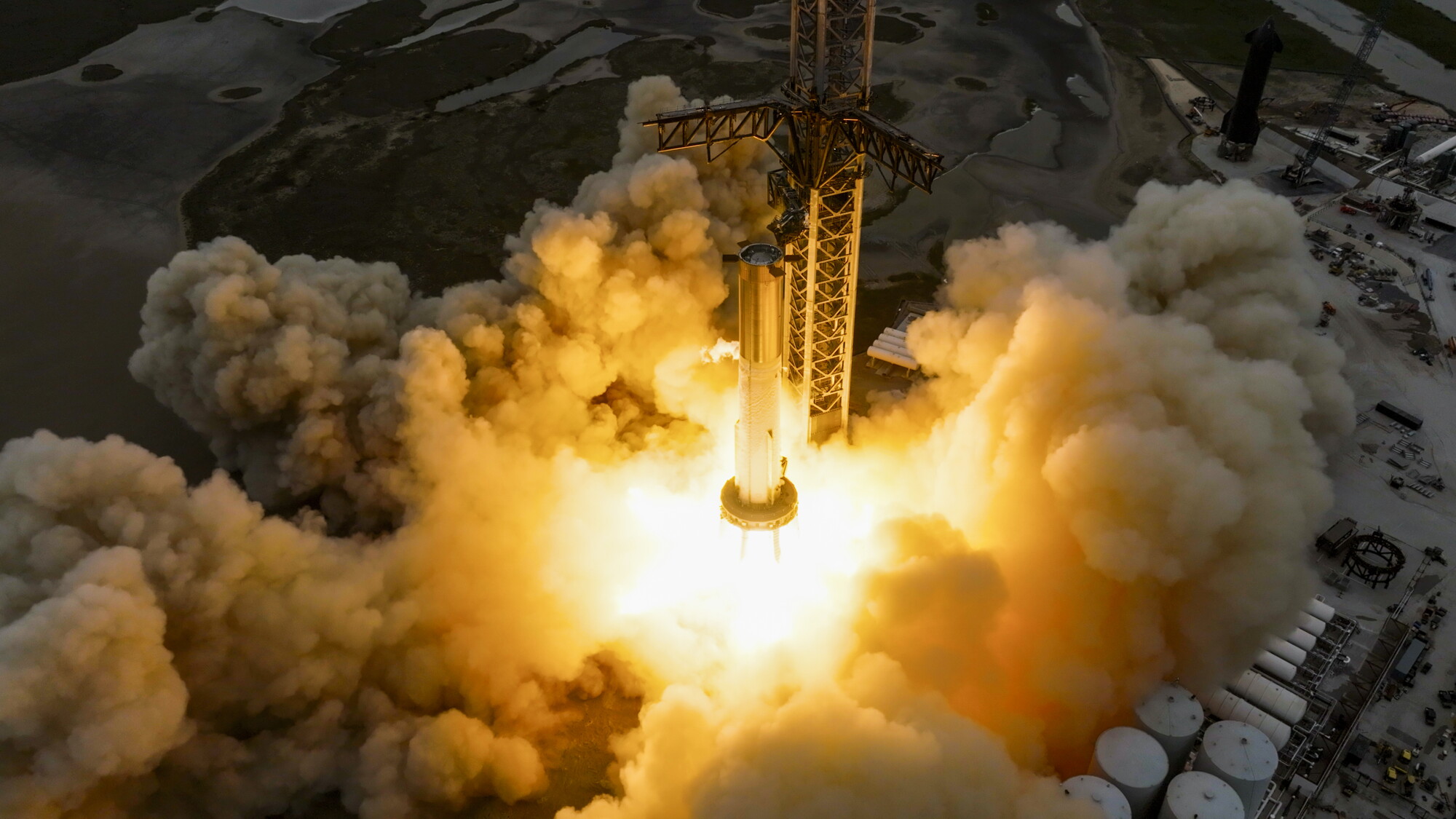Starship & stitches: A look at SpaceX's Super Heavy test firing and the history of space mission patches episode artwork
